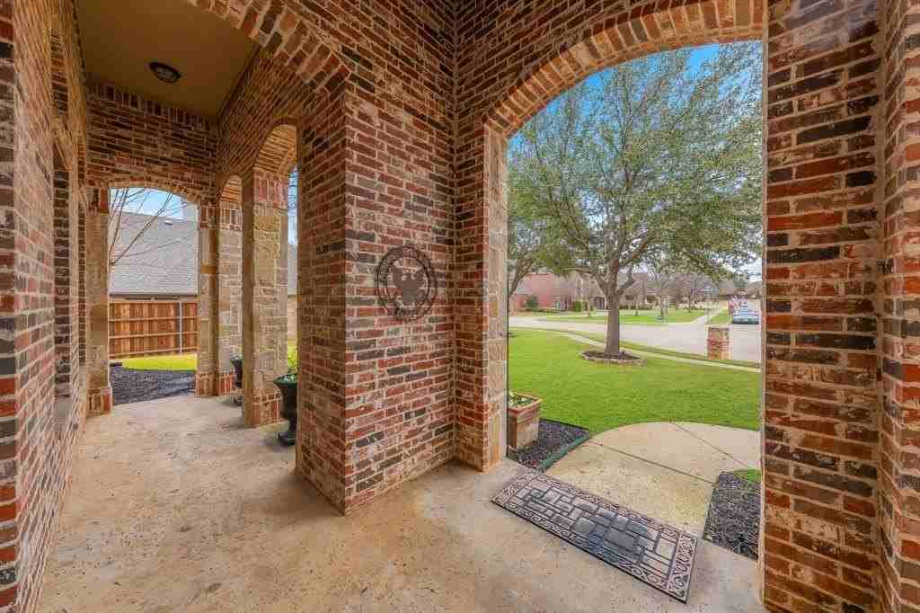 109 Meadowlands Dr - Photo 2 of 40