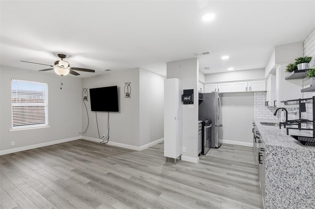 729 Hettie St - Photo 4 of 16