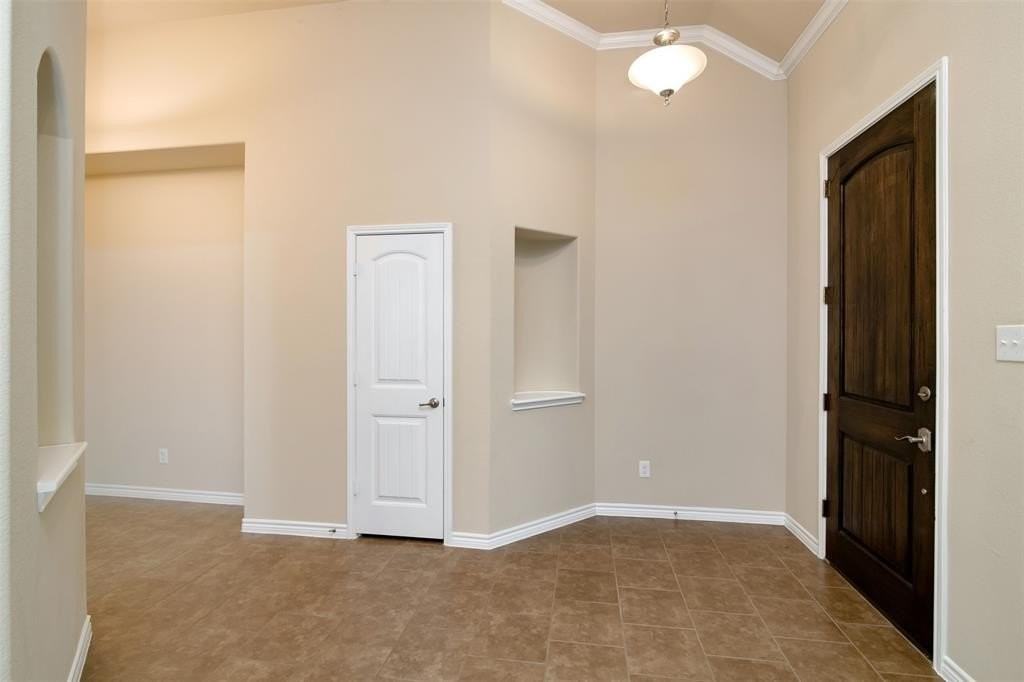 129 Griffin Ave - Photo 5 of 27