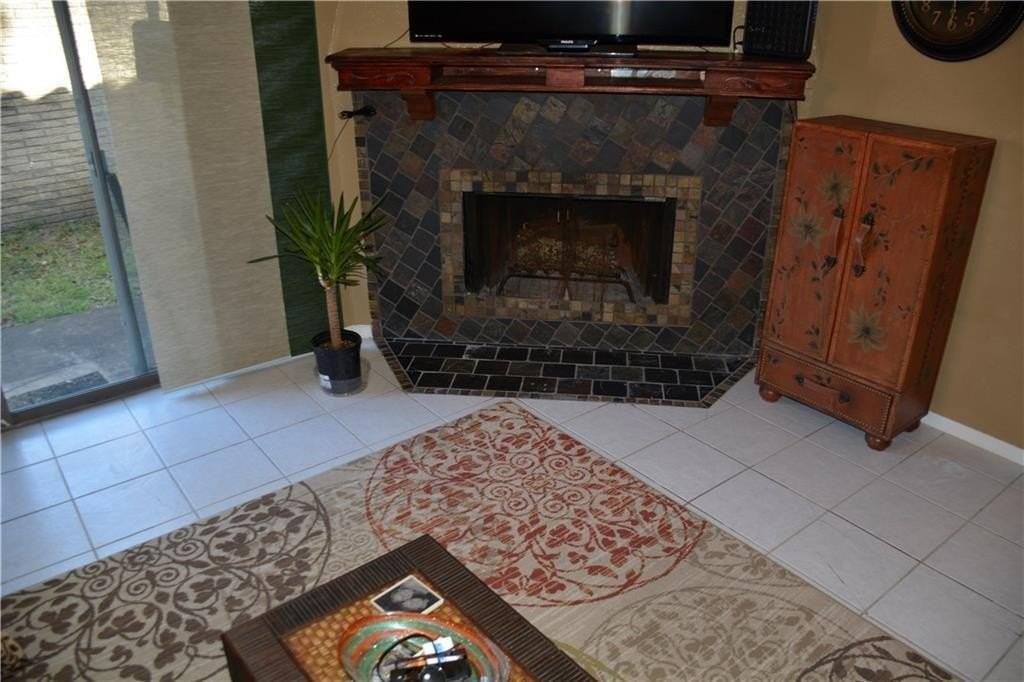 839 Dublin Dr #1 - Photo 4 of 30