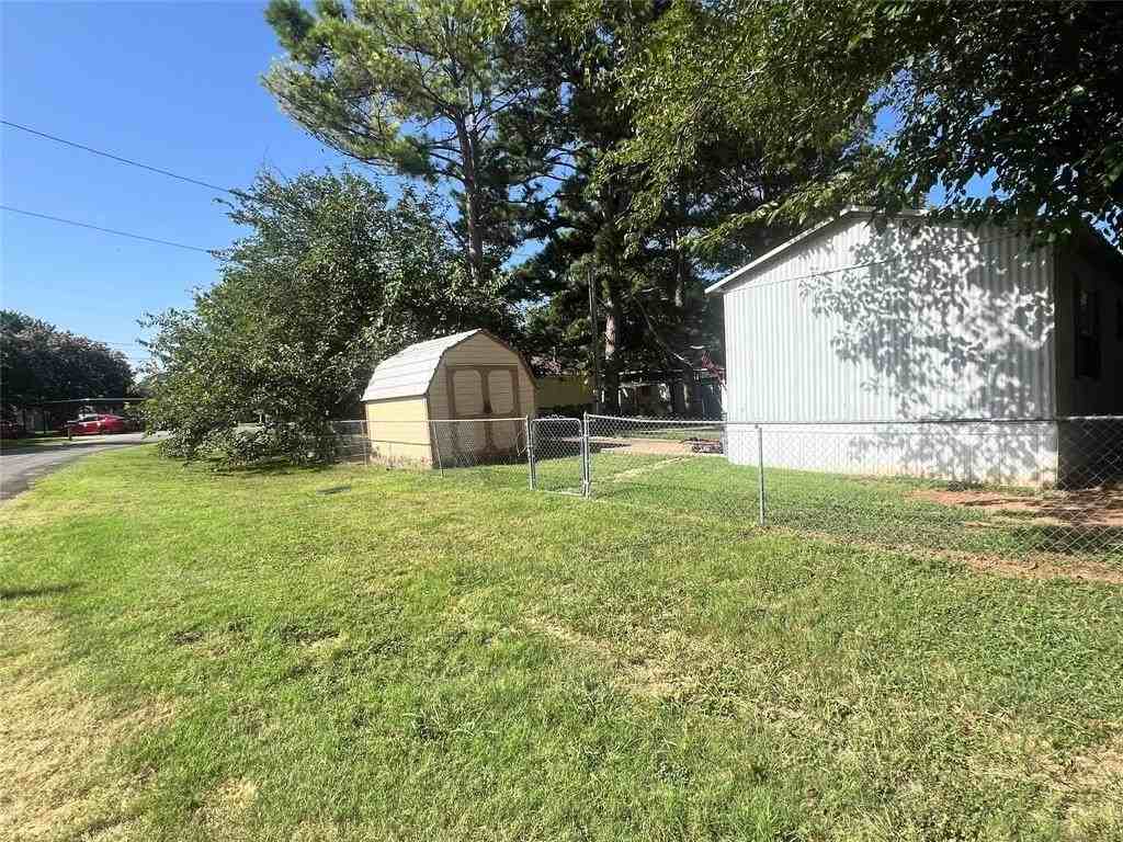 4528 Wildwood Cir - Photo 2 of 24