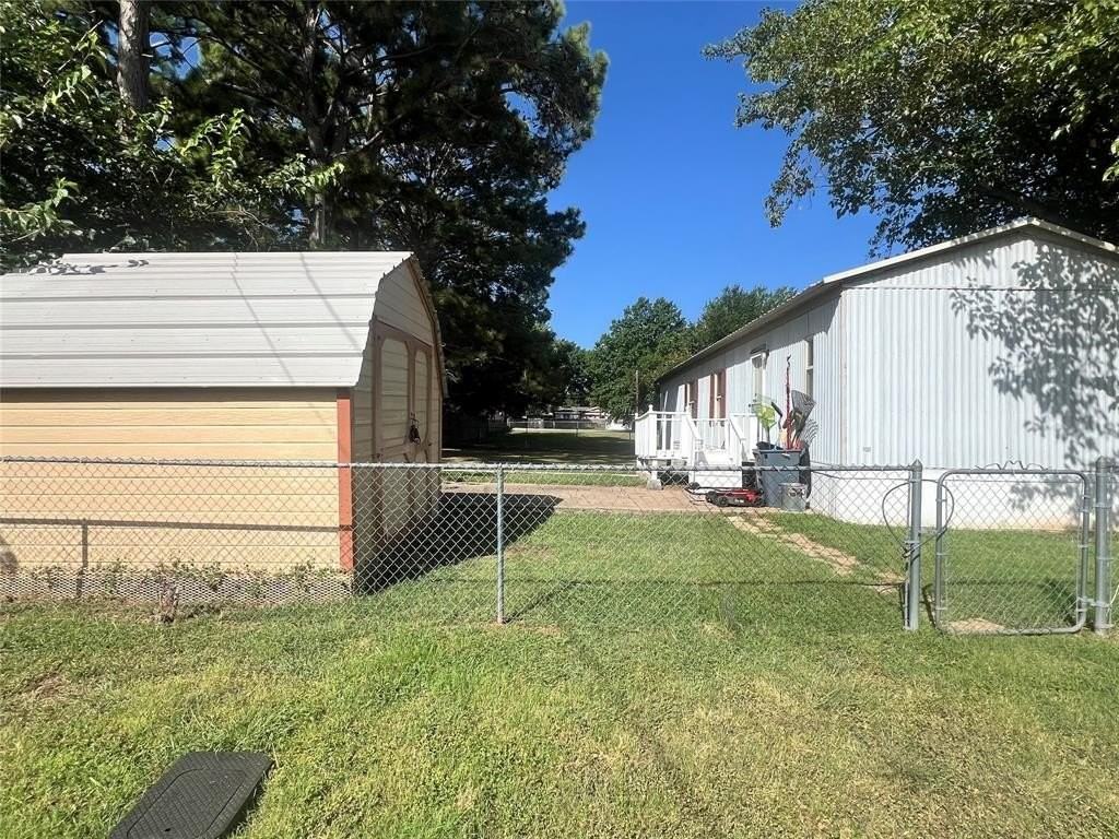 4528 Wildwood Cir - Photo 3 of 24