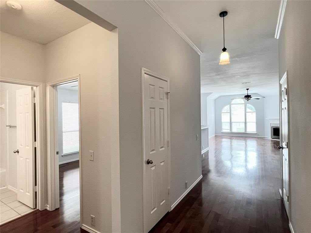 2107 Aberdeen Ave - Photo 3 of 19