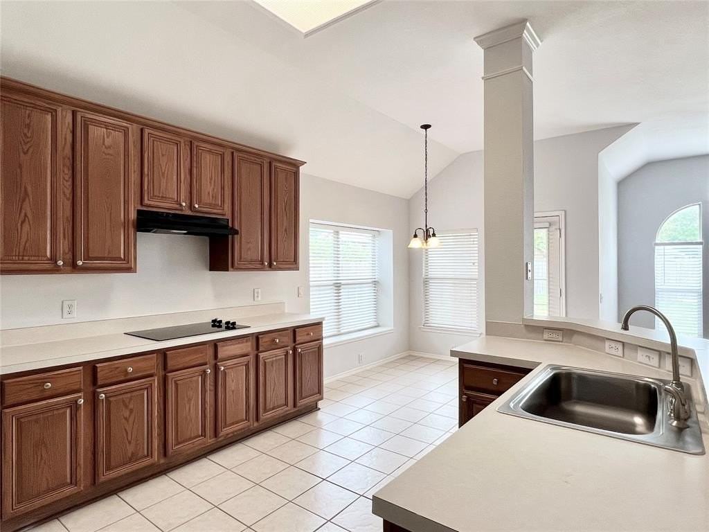 2107 Aberdeen Ave - Photo 4 of 19
