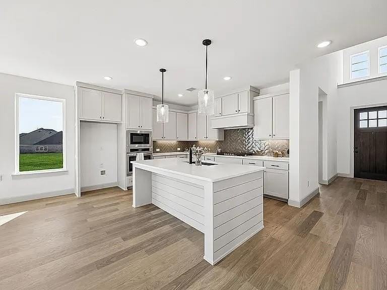 1720 Yaupon Ct - Photo 3 of 15