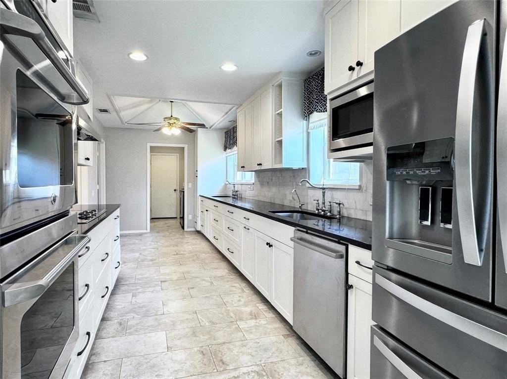 3801 Grifbrick Dr - Photo 6 of 27