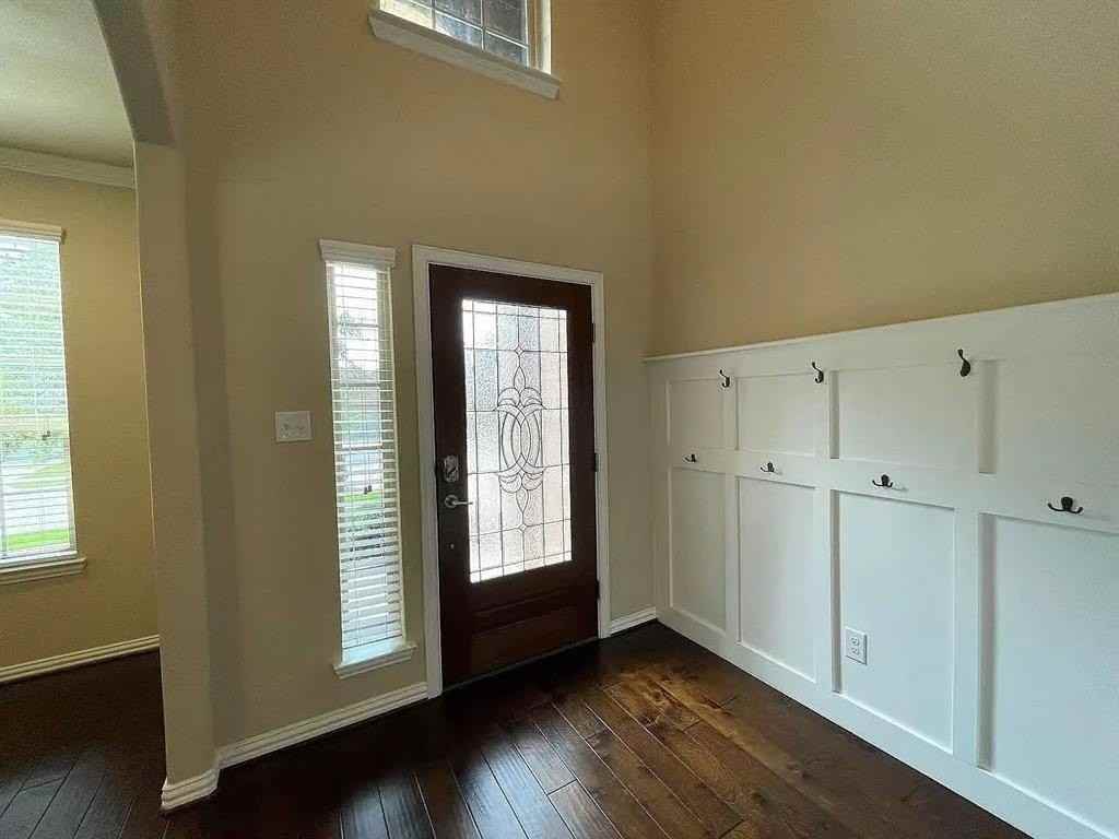 1700 Medina Ln - Photo 2 of 12
