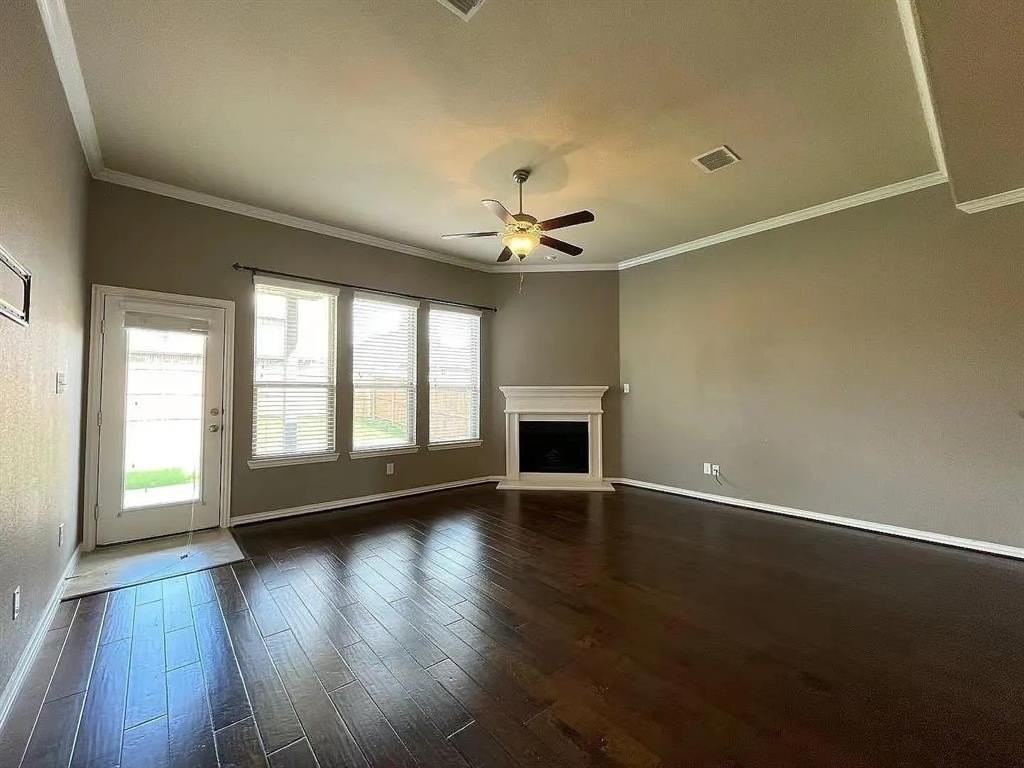 1700 Medina Ln - Photo 7 of 12