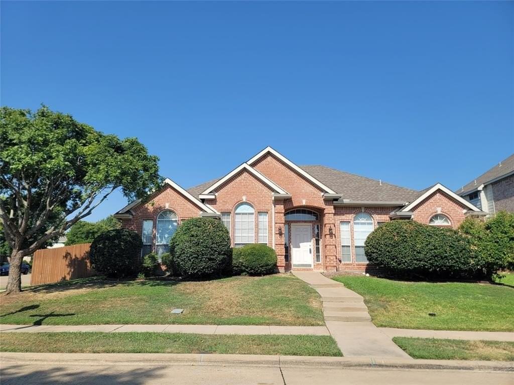 3736 Pinetree Dr - Photo 2 of 22