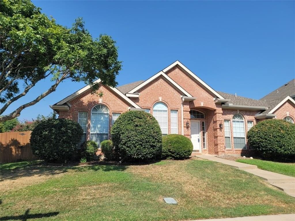 3736 Pinetree Dr - Photo 3 of 22