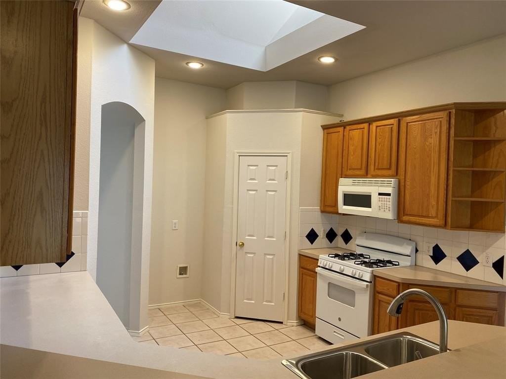 3736 Pinetree Dr - Photo 6 of 22