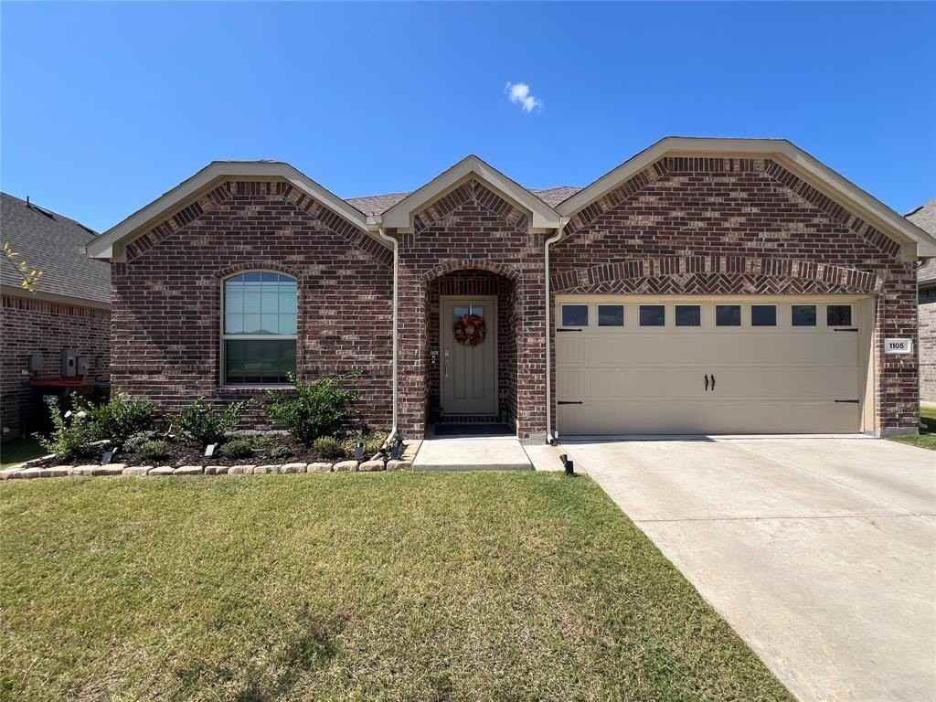 1105 Mistybrook Dr - Photo 2 of 35