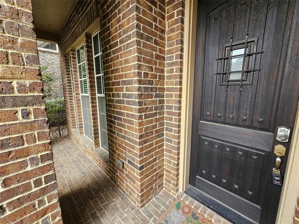 988 Shadyside Ln - Photo 2 of 4