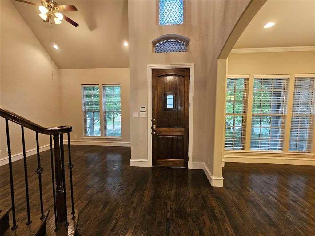 988 Shadyside Ln - Photo 3 of 4