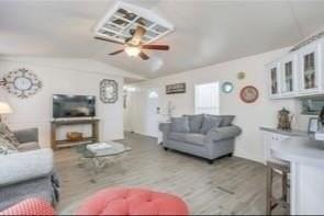 2605 Houston Ct - Photo 4 of 17