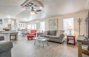 2605 Houston Ct - Photo 5 of 17