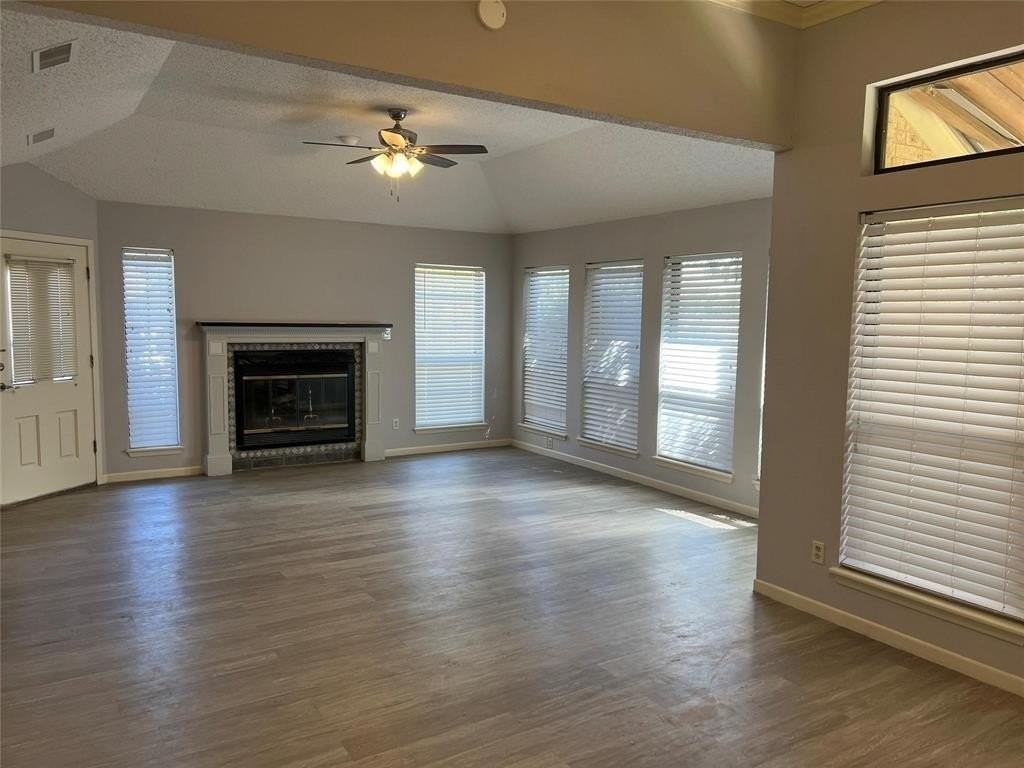 873 Cloverleaf Ln - Photo 2 of 9