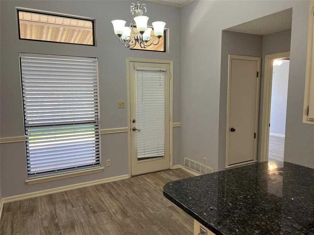 873 Cloverleaf Ln - Photo 5 of 9
