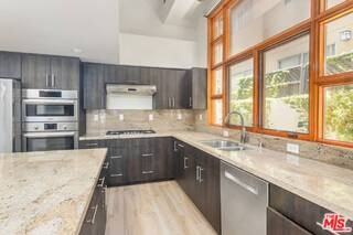 1232 25th St - Photo 5 of 8