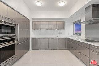 13700 Marina Pointe Dr #1915 - Photo 7 of 8