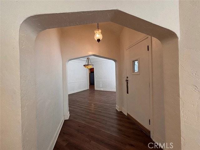 7530 S Hobart Blvd - Photo 2 of 8