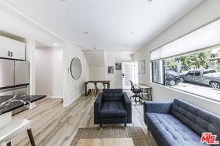 9024 Phyllis Ave #A - Photo 3 of 8