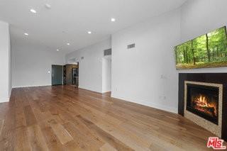7133 Hawthorn Ave #PH6 - Photo 2 of 8