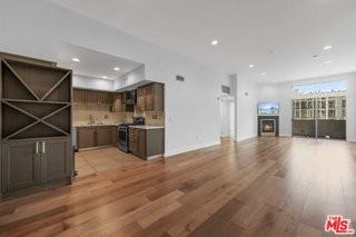7133 Hawthorn Ave #PH6 - Photo 6 of 8