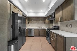 7133 Hawthorn Ave #PH6 - Photo 7 of 8