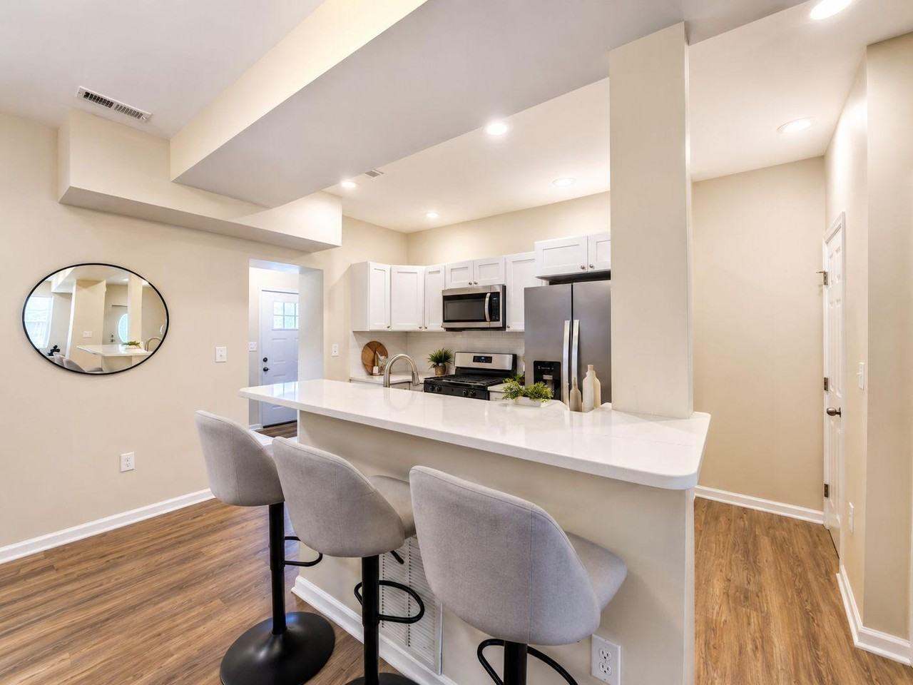 Queensberry Ave - Photo 3 of 15