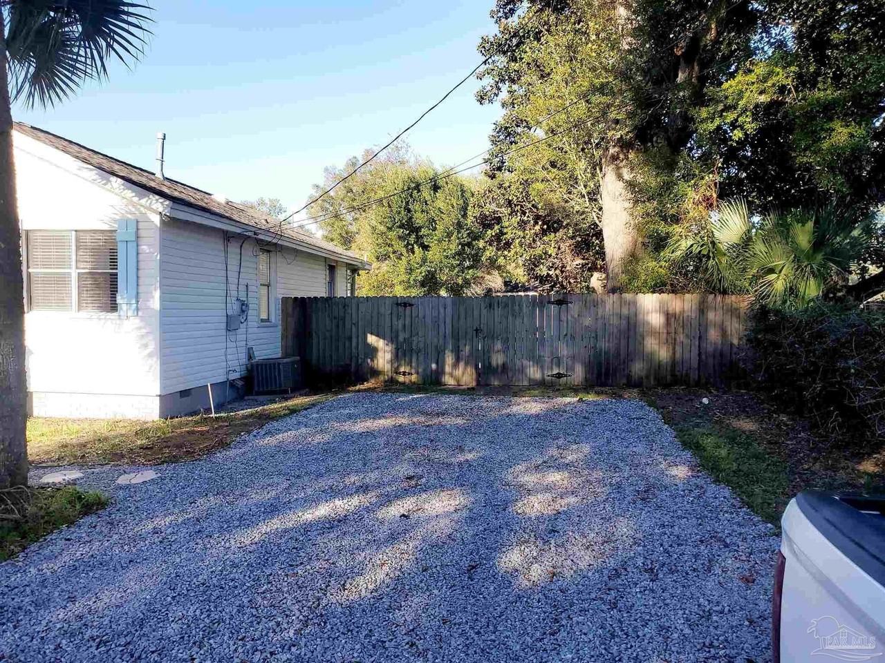 1215 N C St - Photo 2 of 41