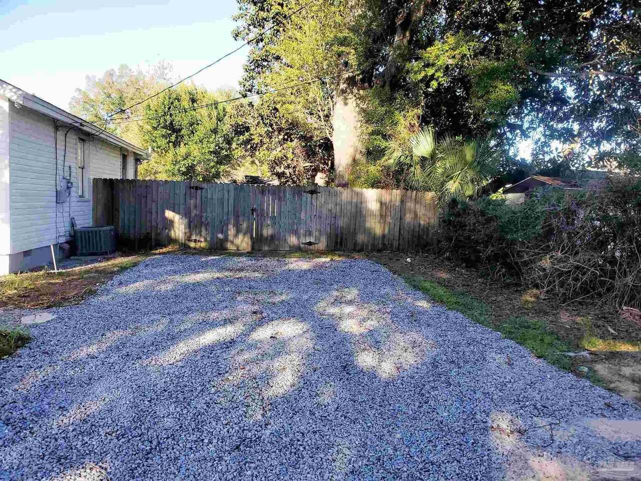 1215 N C St - Photo 3 of 41
