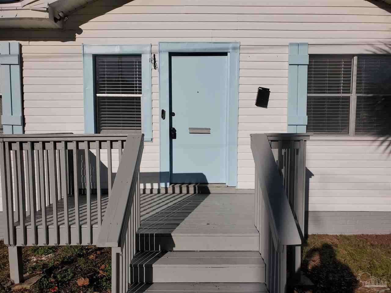 1215 N C St - Photo 5 of 41