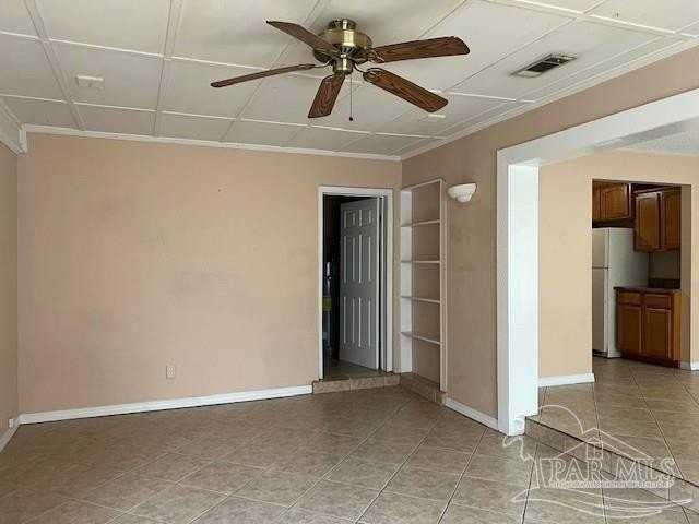 3229 Maplewood Dr - Photo 5 of 10