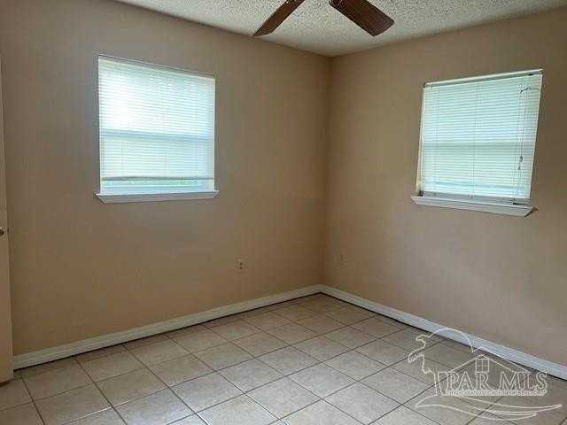 3229 Maplewood Dr - Photo 7 of 10