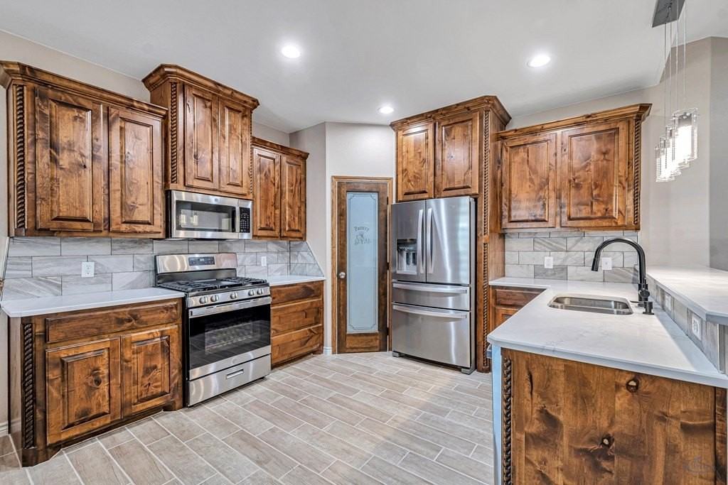 1100 Osprey Dr - Photo 6 of 21