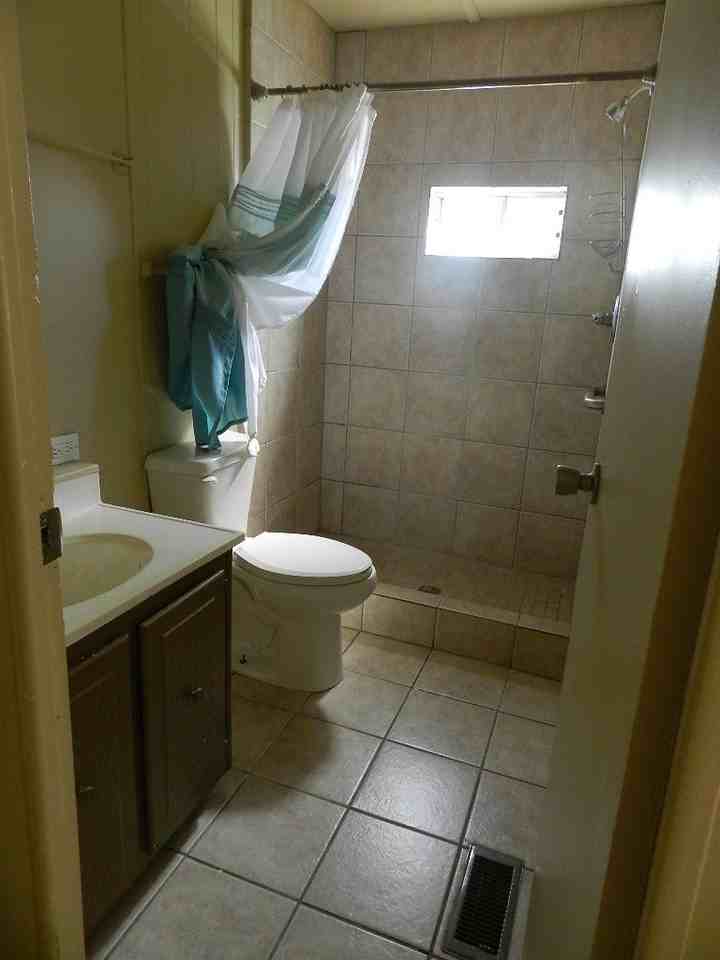 1004 N State St - Photo 4 of 7