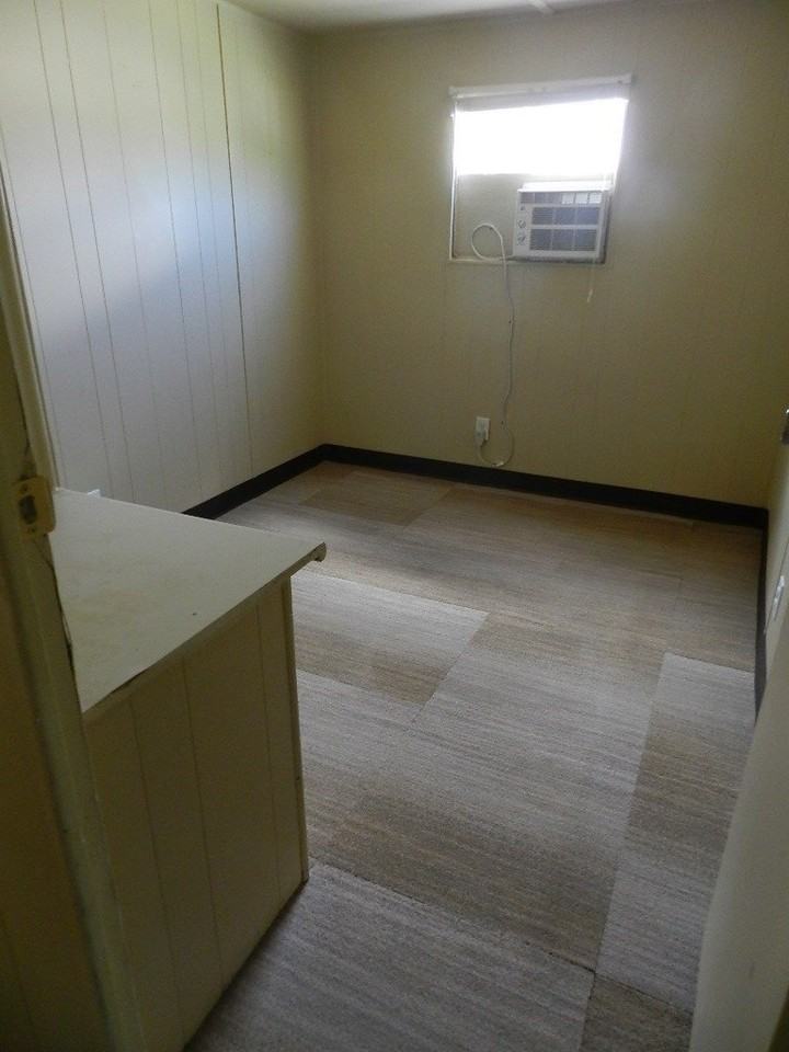 1004 N State St - Photo 5 of 7