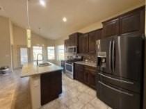 619 Victory Pkwy - Photo 2 of 5
