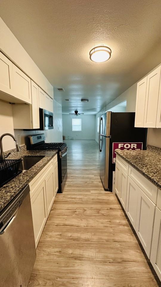 Lanemar Dr - Photo 3 of 6