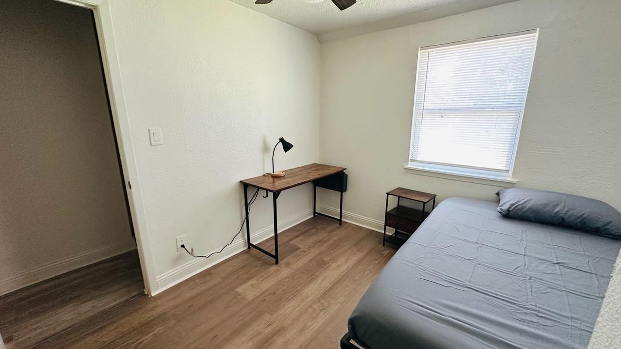Lanemar Dr - Photo 5 of 6