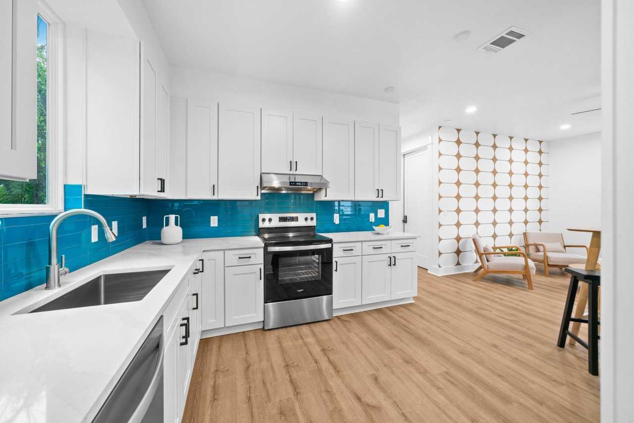 Carver Ave - Photo 3 of 9