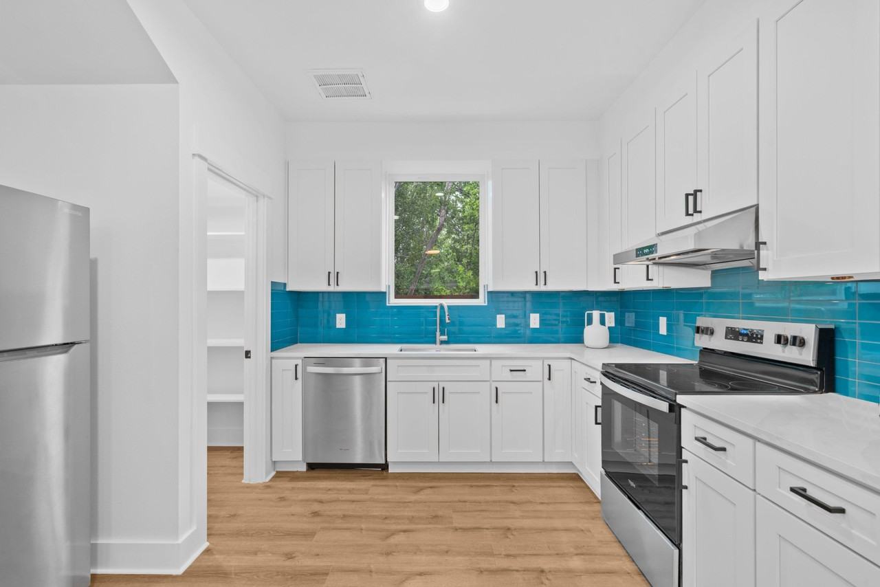 Carver Ave - Photo 4 of 9