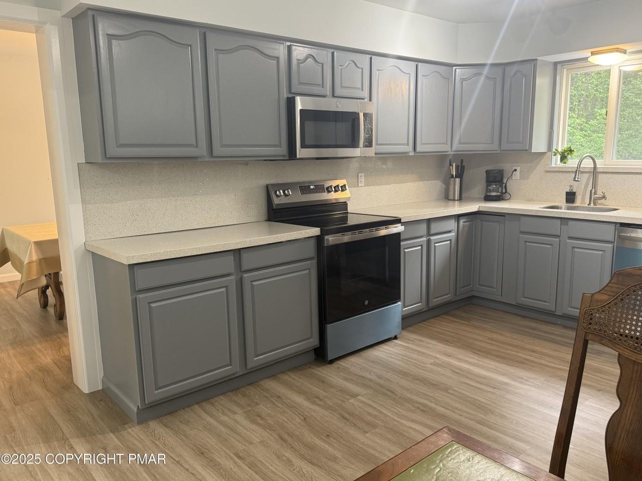 37 Seneca Rd - Photo 6 of 46