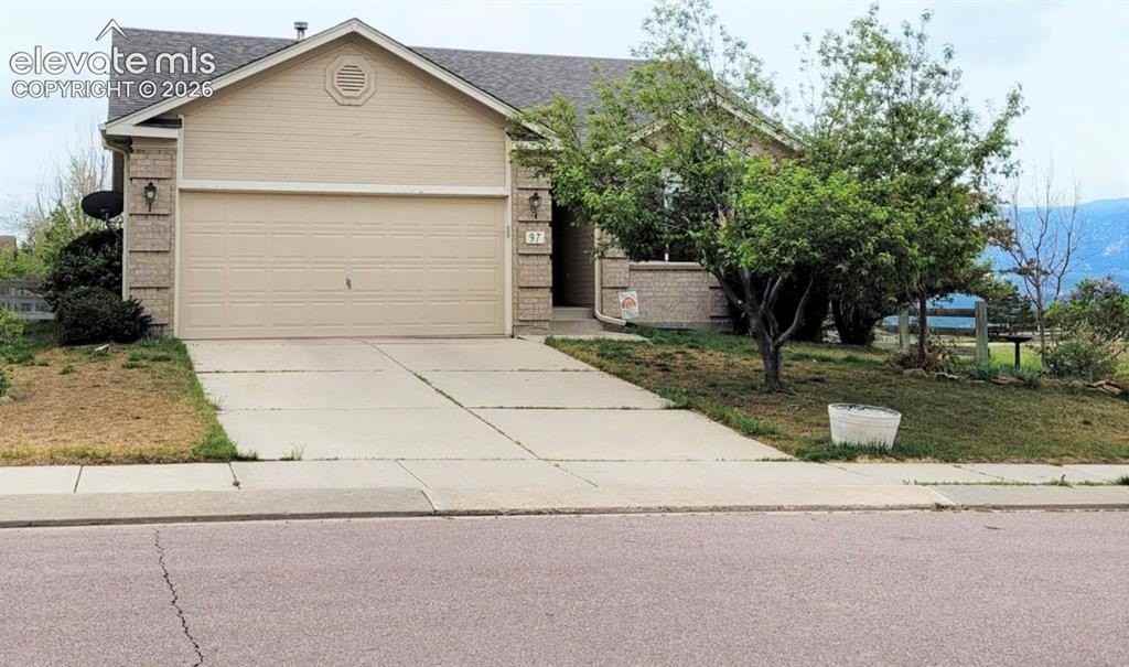 97 Misty Creek Dr