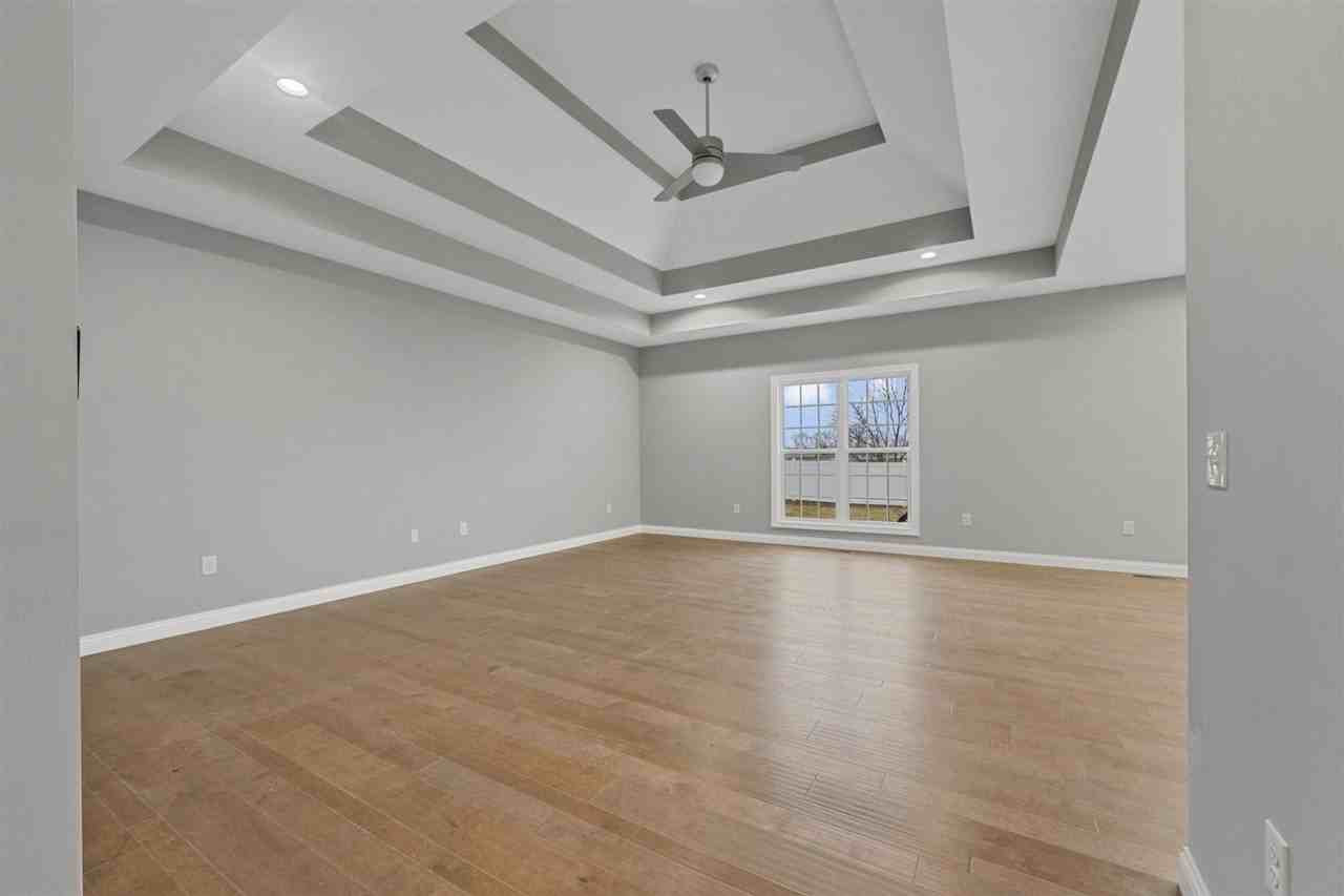 691 Denver Ln - Photo 6 of 33