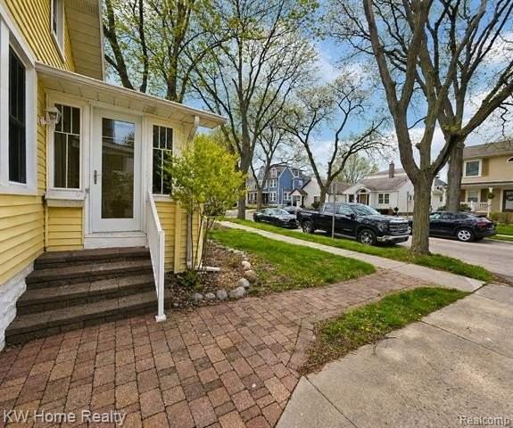 1208 Emmons Ave - Photo 2 of 20