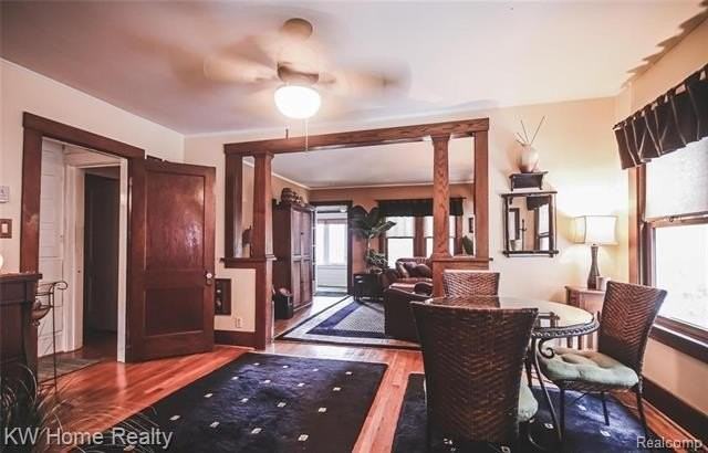 1208 Emmons Ave - Photo 6 of 20