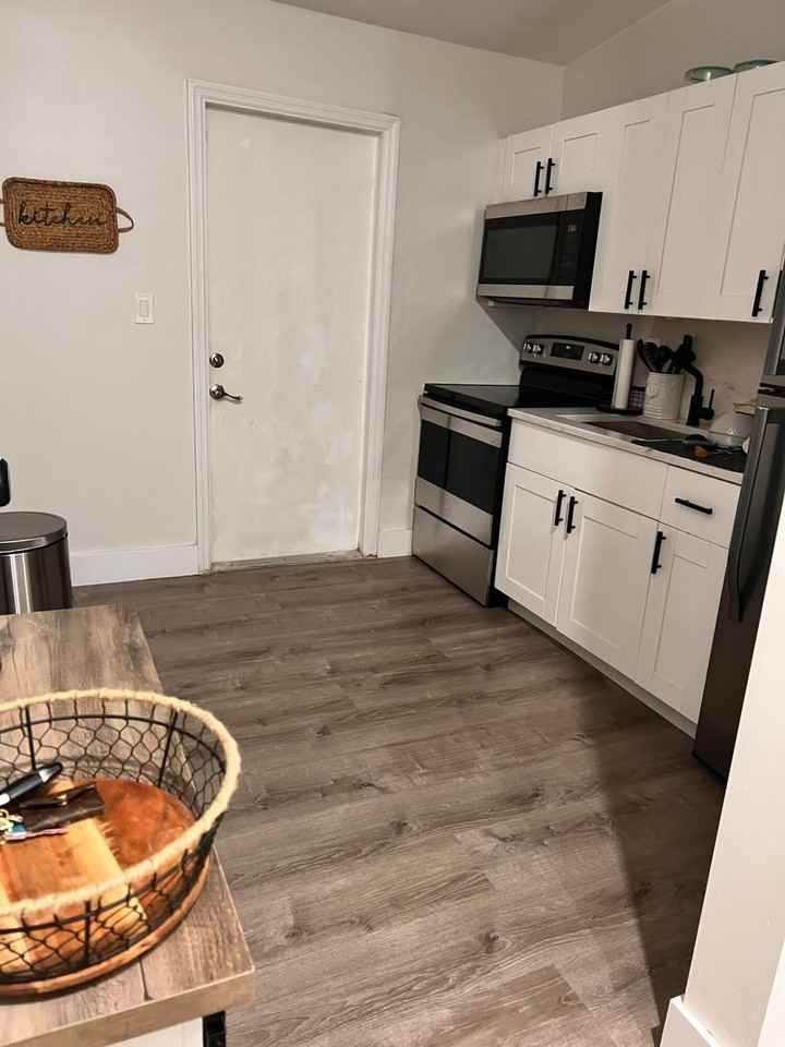 555 Nw 15th Ct - Photo 4 of 20