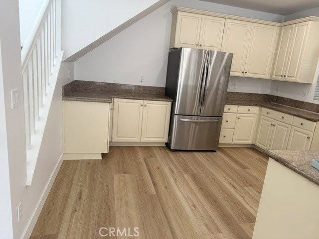 165 E Wilson St #B - Photo 2 of 4